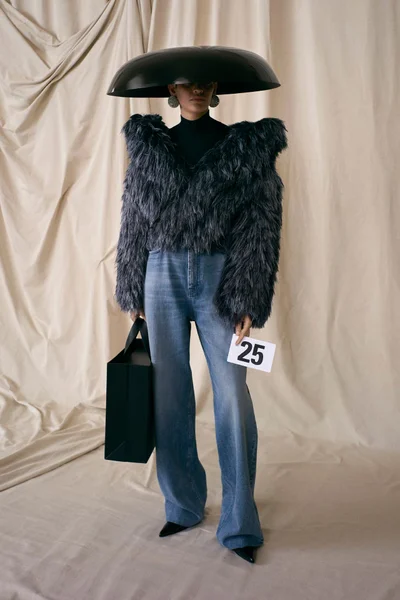 Look 25